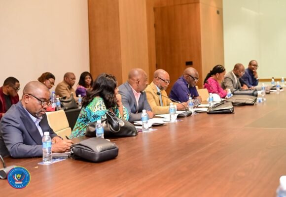 IMG-20260615-WA0000 Référendum en RDC : la Commission PAJ du Sénat adopte son rapport à l’unanimité.