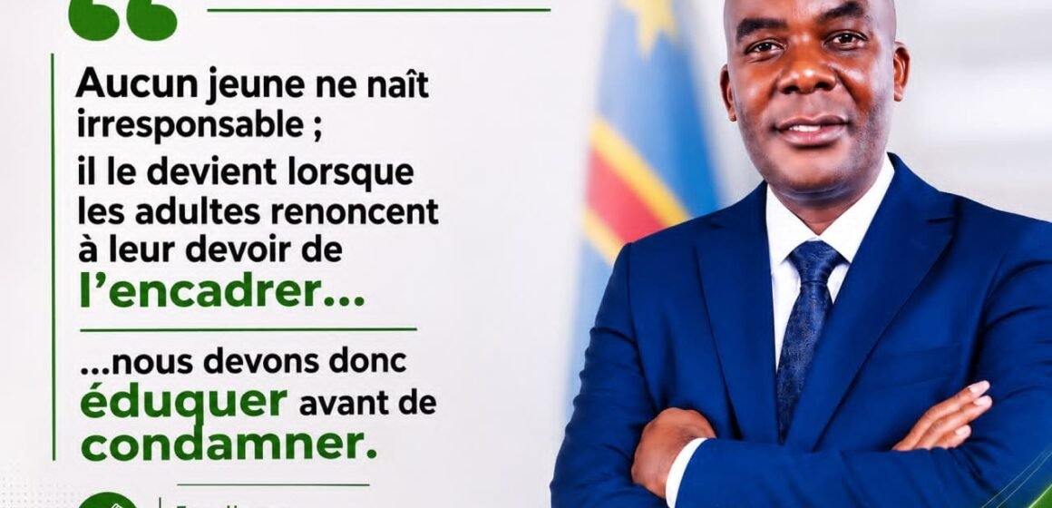 1000789648 RDC : décoré par le Chef de l’État, le Consul Kambale Mukokoma Eliphaz appelle à un meilleur encadrement de la jeunesse.