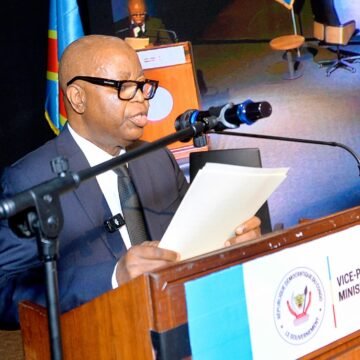 1000791107 Adolphe MUZITO LANCE LES CONFÉRENCES DE PERFORMANCE ET SCELLE LE CAP HISTORIQUE DU BUDGET-PROGRAMME.