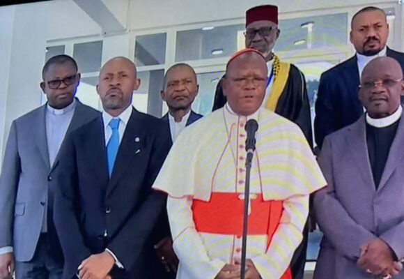 1000802481 Guerre à l’Est : pourquoi Félix Tshisekedi accepte-t-il finalement un dialogue national inclusif ?
