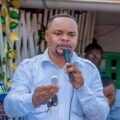 Ass. Nat . Hon Peter Lopose   defend la cause de Bolomba et accuse les services de Communication.
