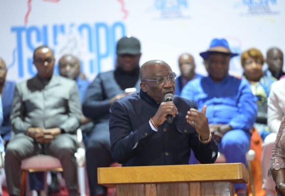 Tshuapa : Jacques DJOLI ESENG&rsquo;EKELI appelle à l&rsquo;unité pour vaincre la pauvreté et relancer le développement.