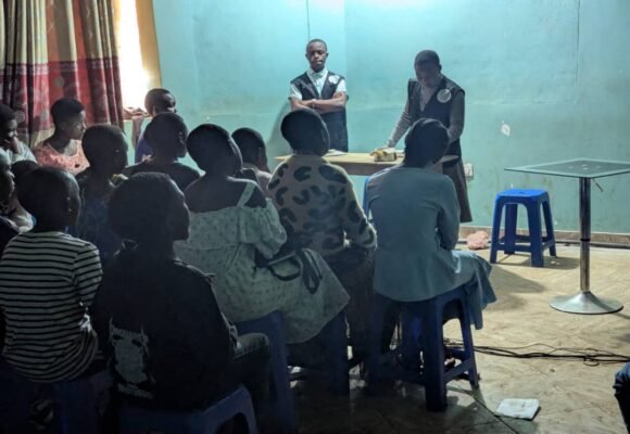 BUTEMBO : le Parlement d&rsquo;Enfants sensibilise des enfants aux mesures de prévention contre Ebola.