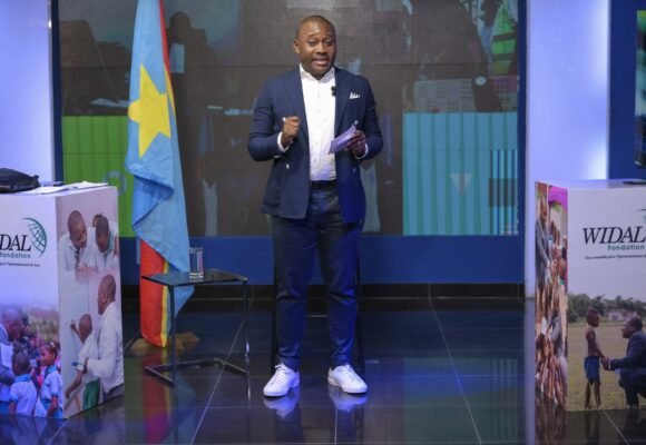 dc97aaf3-2fd0-4a35-afd9-3a50441da5f7 Tshuapa : Le remboursement des frais de participation à l’Examen d’État, édition 2026 par la Fondation Widal du Minetat Guy Loando Mboyo Une.
