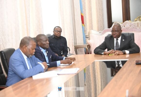 DIPLOMATIE PARLEMENTAIRE ET CITOYENNE POUR LA PAIX: LANCEMENT DES ACTIVITÉS DE L&rsquo;AIPP-RDC, L’HON. ISAAC JC TSHILUMBAYI PRÉSIDE LA PREMIÈRE RÉUNION DE STRUCTURATION DU BUREAU NATIONAL EXÉCUTIF.