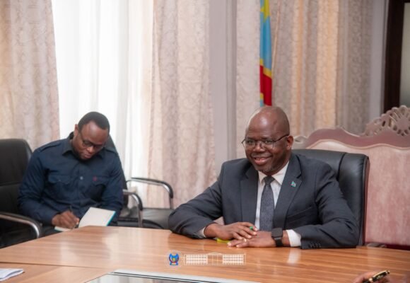 IMG-20260817-WA0004 DIPLOMATIE PARLEMENTAIRE ET CITOYENNE POUR LA PAIX: LANCEMENT DES ACTIVITÉS DE L’AIPP-RDC, L’HON. ISAAC JC TSHILUMBAYI PRÉSIDE LA PREMIÈRE RÉUNION DE STRUCTURATION DU BUREAU NATIONAL EXÉCUTIF.