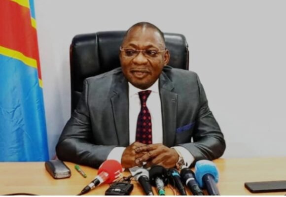 RDC : Le procureur général près la Cour de cassation Firmin M&rsquo;vonde instruit les OPJ d&rsquo; intensifier la traque contre les dérapages et insultes sur les réseaux sociaux.