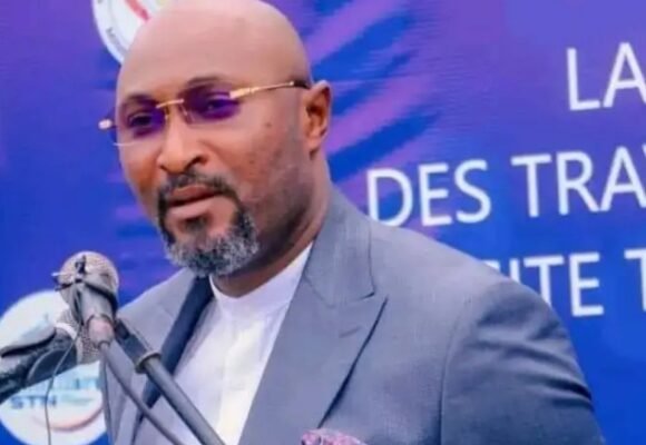 Kinshasa : Le bouclage pour le contrôle technique des véhicules reporté au 15 octobre. La prévoyance du Gouv Daniel Bumba qui a instruit Jésus Noël Sheke pour une rentrée scolaire apaisée.