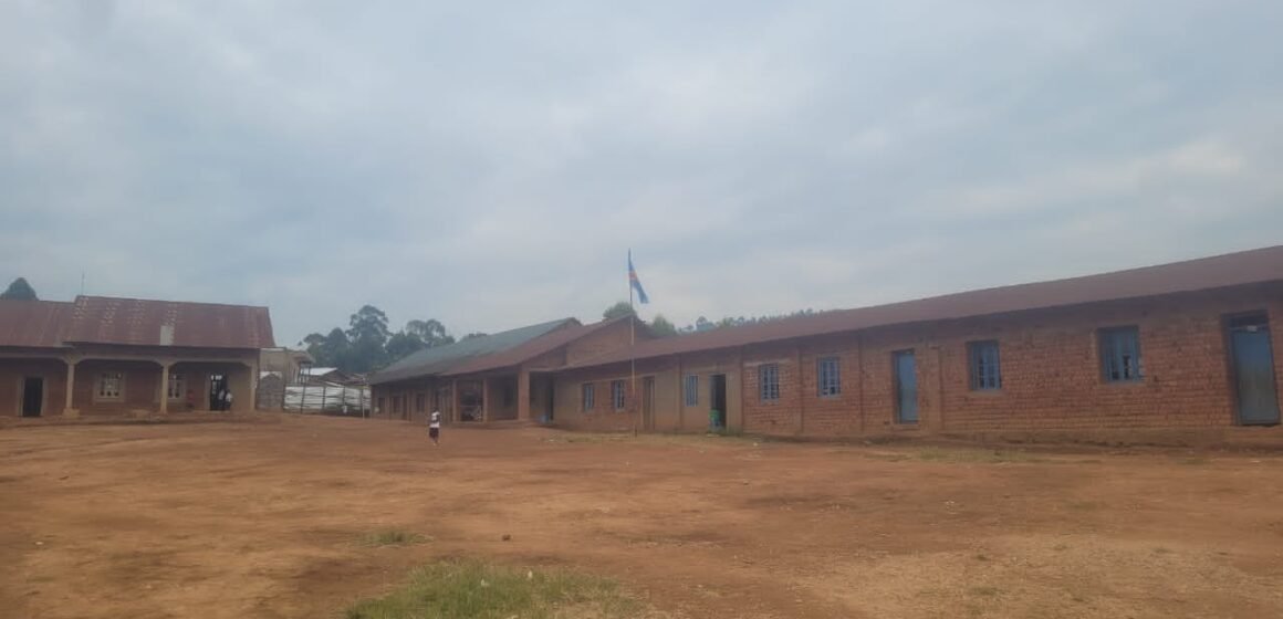 Nord-Kivu : des enfants étudient sous la menace des groupes armés.